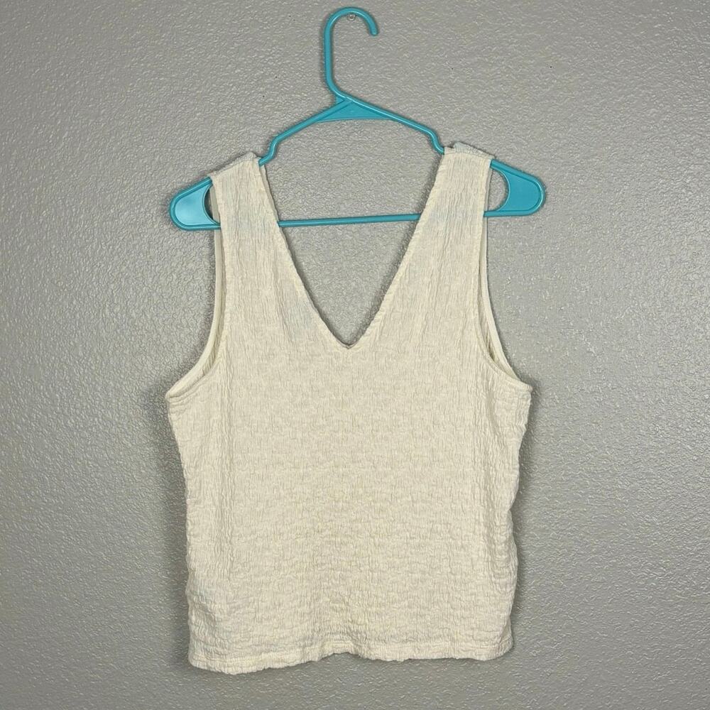 A New Day Size Large Textured Cream V-Neck Sleeveless Cotton Blend Tank Top - Picture 3 of 8